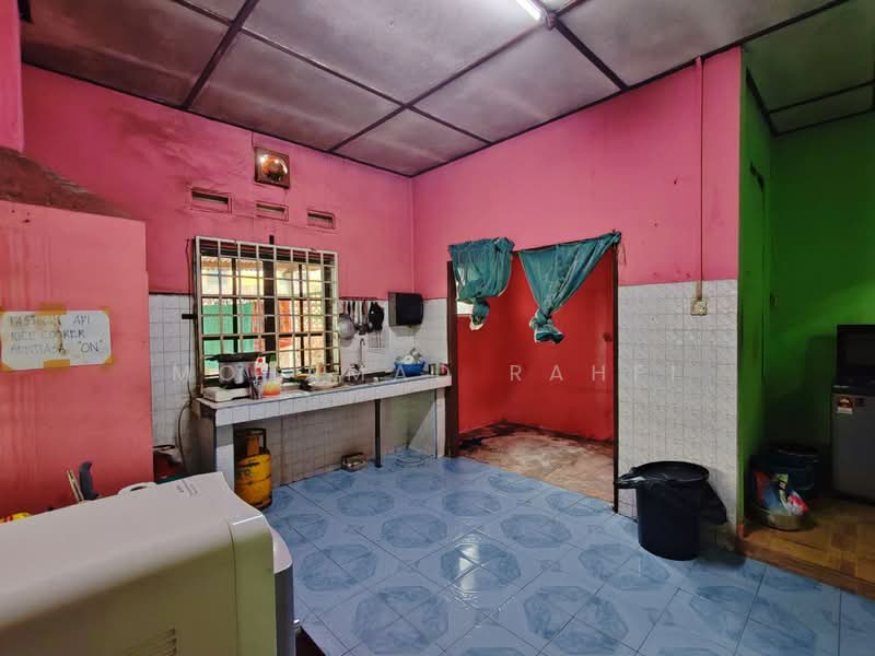 Bungalow House for Sale in Kampung Melayu Majidee (Johor Bahru) - Mohamad Rahfi - Kitchen - PropertyGuru.com.my