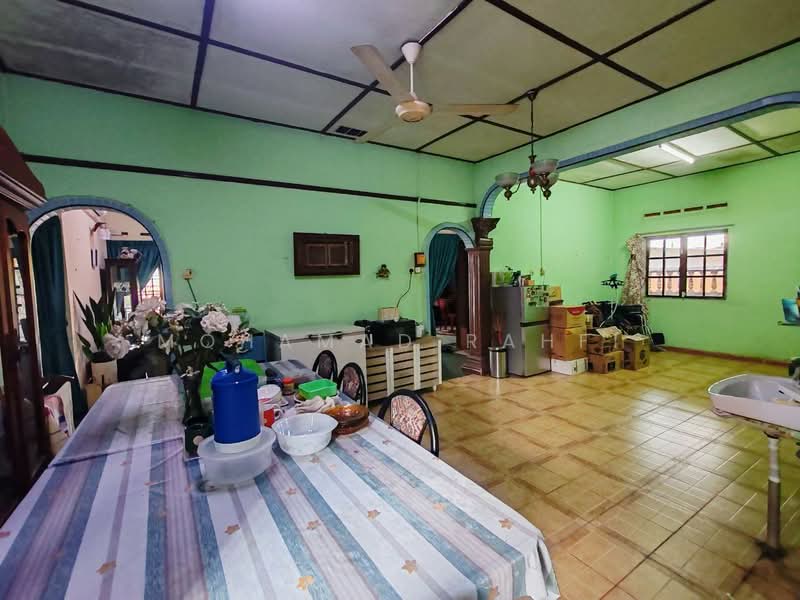 Bungalow House for Sale in Kampung Melayu Majidee (Johor Bahru) - Mohamad Rahfi - Dining Room - PropertyGuru.com.my