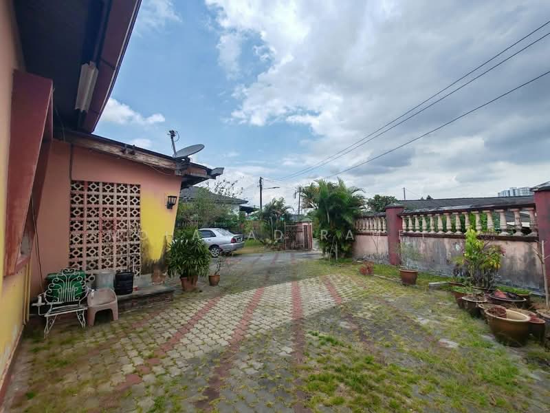 Bungalow House for Sale in Kampung Melayu Majidee (Johor Bahru) - Mohamad Rahfi - Exterior - PropertyGuru.com.my
