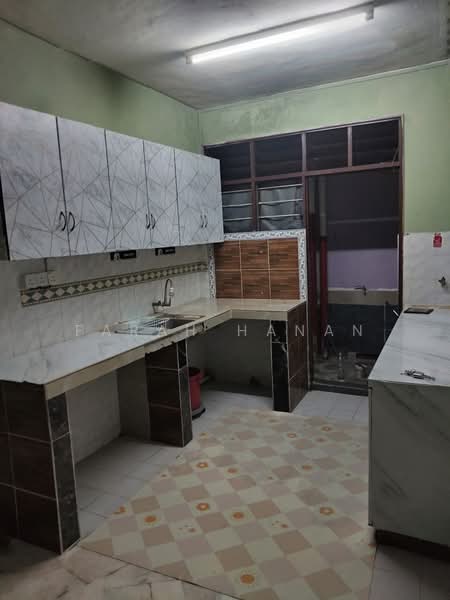 Condominium for Rent at Bukit Pandan Kondominium 1 - Farah Hanan - Kitchen - PropertyGuru.com.my