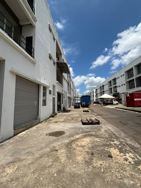 Shop / Office for Sale in Taman Cahaya Kota Puteri (Masai) - Teik Shen - Exterior - PropertyGuru.com.my