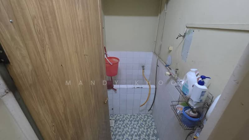 Rumah Teres untuk Dijual di Taman Kok Lian (Jalan Kuching) - Mandy Khoo - Bathroom - PropertyGuru.com.my