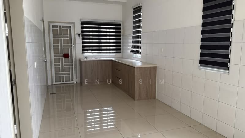 2-storey Terraced House for Rent in Bandar Rimbayu (Telok Panglima Garang) - Venus Sim - Kitchen - PropertyGuru.com.my