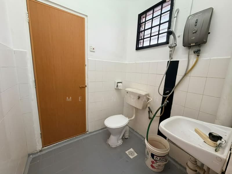 2-storey Terraced House for Sale in Taman Megah Ria (Masai) - Megan Gan - Bathroom - PropertyGuru.com.my