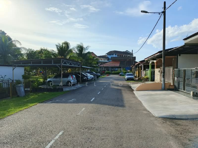 Rumah Teres 1-Tingkat untuk Dijual di Simpang Renggam (Johor) - Daniel Yong - Exterior - PropertyGuru.com.my