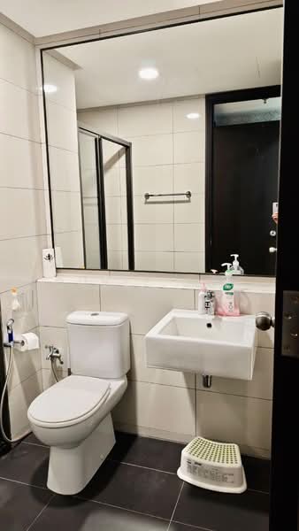 Kediaman Servis untuk Disewa di The Tamarind - Quvee Ooi - Bathroom - PropertyGuru.com.my