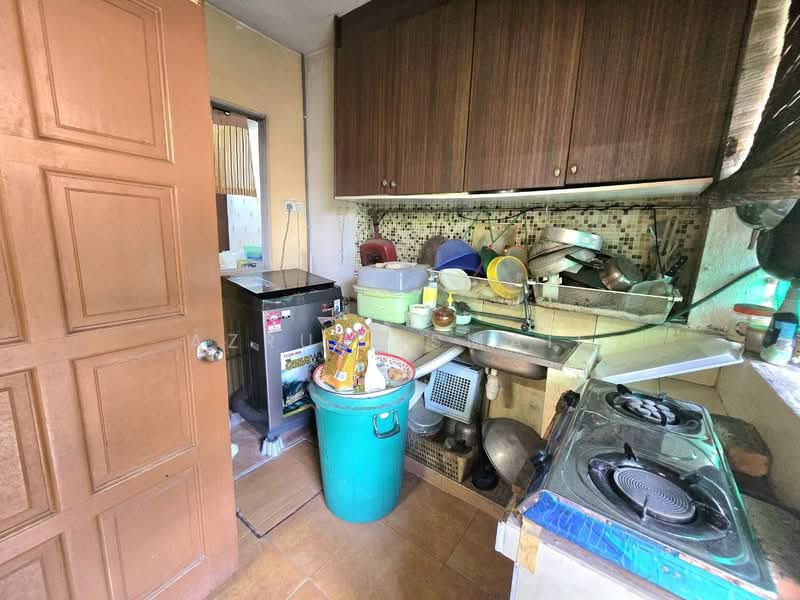 Rumah Teres 2-Tingkat untuk Dijual di Kota Damansara (Selangor) - Azrul Ismail - Kitchen - PropertyGuru.com.my