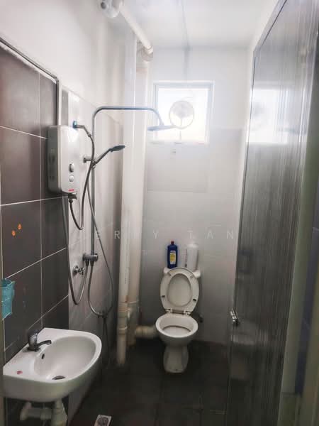 Pangsapuri untuk Disewa di The Rise Collection 2 - Jerry Tan - Bathroom - PropertyGuru.com.my