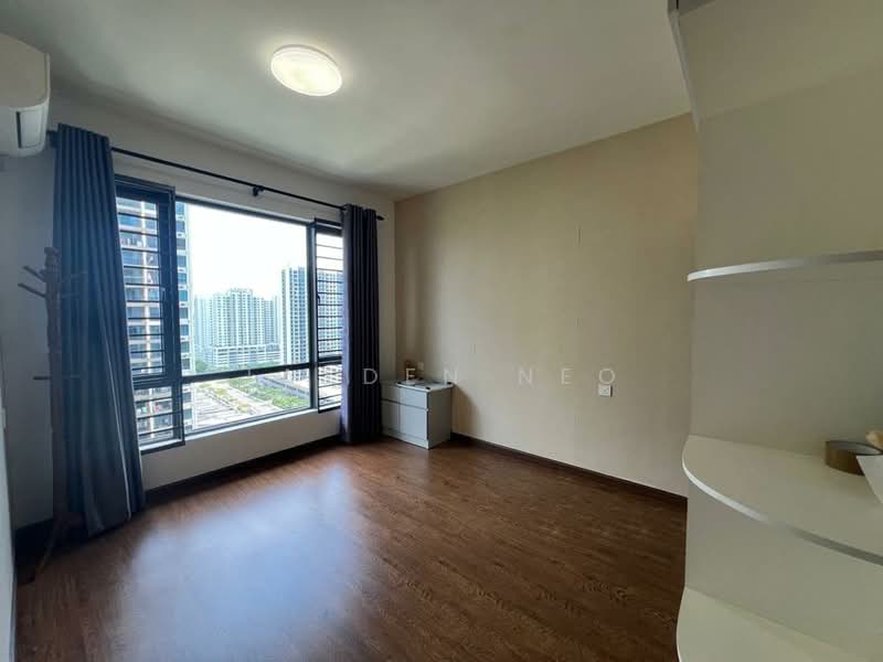 Kediaman Servis untuk Dijual di Country Garden Central Park - Jayden Neo - Bedroom - PropertyGuru.com.my