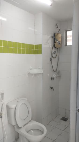 Kondominium untuk Disewa di Cyberia Crescent 2 - Paul Po - Bathroom - PropertyGuru.com.my