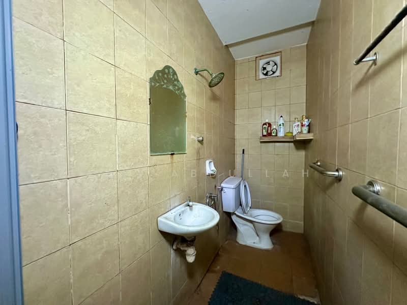 1-storey Terraced House for Sale in Kelana Jaya (Petaling Jaya) - Aziz Abdullah - PropertyGuru.com.my