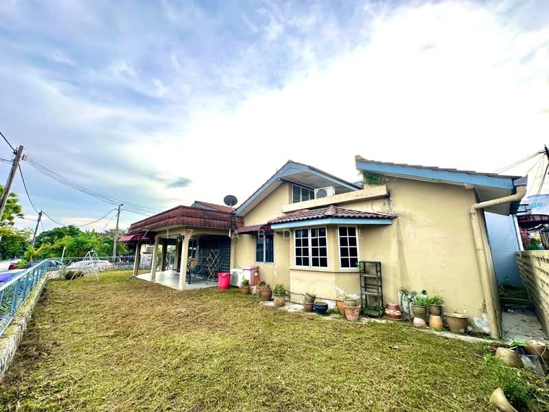 1-storey Terraced House for Sale in Kelana Jaya (Petaling Jaya) - Aziz Abdullah - PropertyGuru.com.my