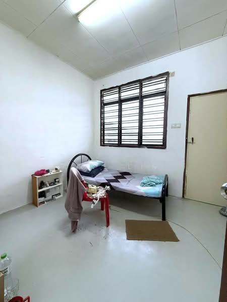 2-storey Terraced House for Sale in Taman Megah Ria (Masai) - Karl Lim - Bedroom - PropertyGuru.com.my