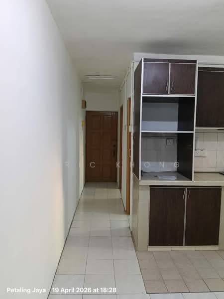 Rumah Flat untuk Dijual di Lestari Apartment - Keric Khong - Corridor - PropertyGuru.com.my