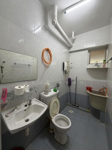 Pangsapuri untuk Dijual di Suria Mutiara - Evon Kang - Bathroom - PropertyGuru.com.my