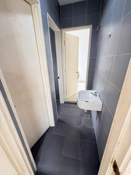 2-storey Terraced House for Sale in M Residence (Rawang) - Evelyn Khoo - Bathroom - PropertyGuru.com.my