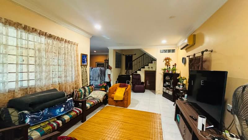 Rumah Berkembar untuk Dijual di Ampang Jaya (Ampang) - Atie Mohd Lotfie - Living Room - PropertyGuru.com.my