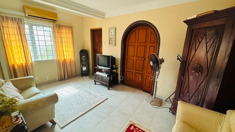 Rumah Berkembar untuk Dijual di Ampang Jaya (Ampang) - Atie Mohd Lotfie - Living Room - PropertyGuru.com.my