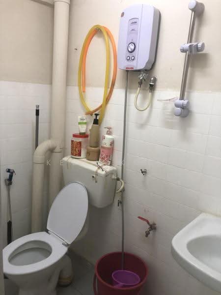 Apartment for Sale at Taman Miharja Apartment (LRT Miharja) - Kelly Kong - Bathroom - PropertyGuru.com.my