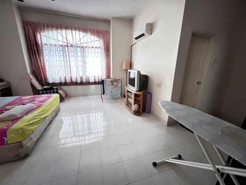2-storey Terraced House for Sale in Taman Pinji Perdana (Lahat) - Sam . - Bedroom - PropertyGuru.com.my