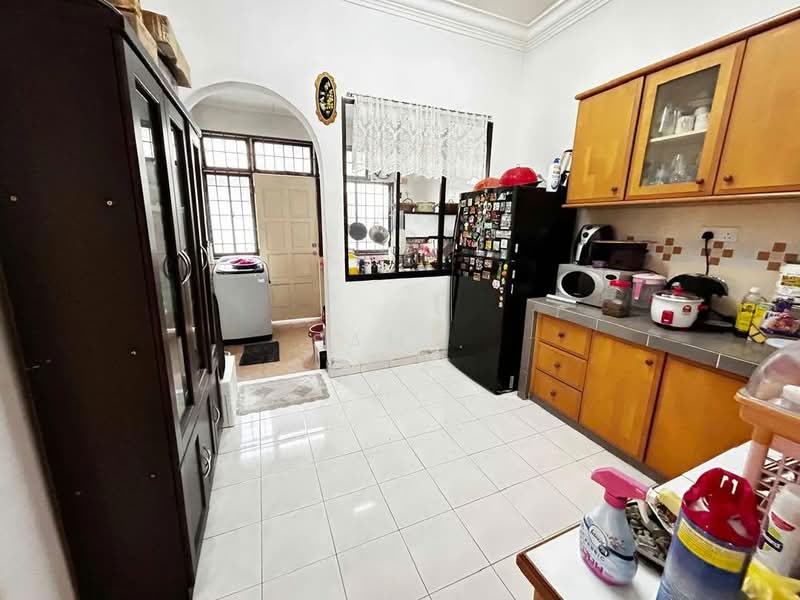 2-storey Terraced House for Sale in Taman Pinji Perdana (Lahat) - Sam . - Kitchen - PropertyGuru.com.my