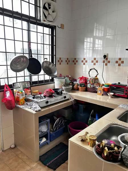 2-storey Terraced House for Sale in Taman Pinji Perdana (Lahat) - Sam . - Kitchen - PropertyGuru.com.my
