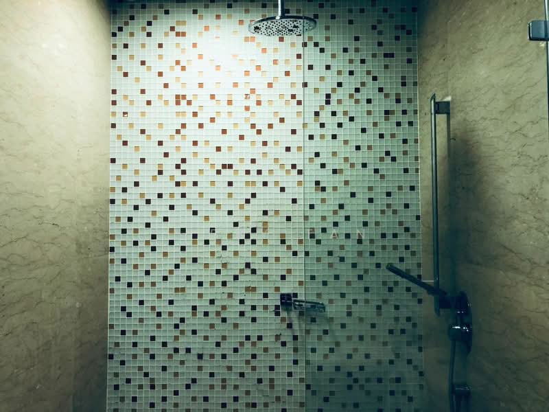 Servis Apartment untuk Dijual di Regalia Residence - Libby Tan - Bathroom - PropertyGuru.com.my