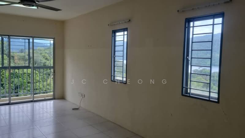 Pangsapuri untuk Dijual di Lakeview Apartments - JC Cheong - Balcony - PropertyGuru.com.my