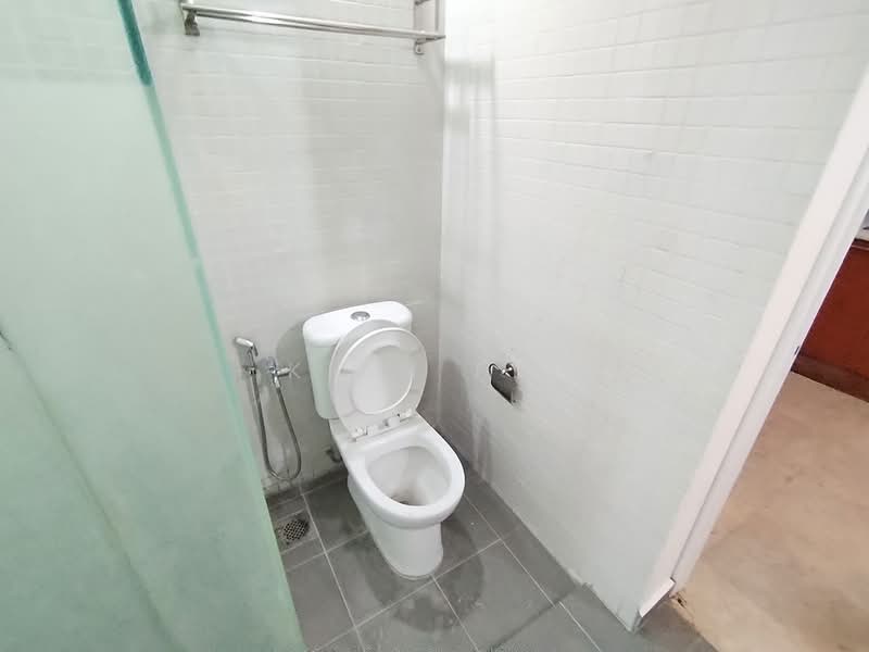 Kondominium untuk Disewa di 10 Semantan Suites - Kian Fei - Bathroom - PropertyGuru.com.my
