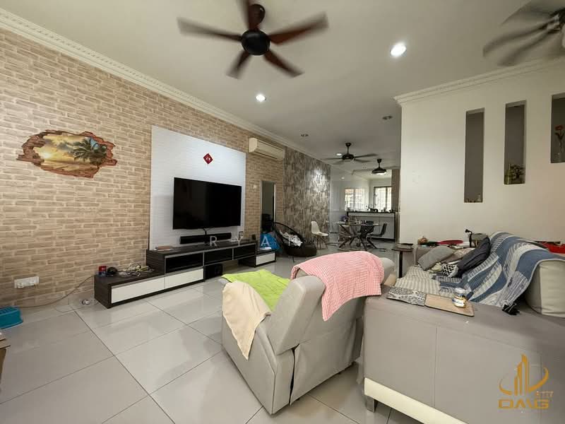 3-storey Terraced House for Rent in Shah Alam (Selangor) - Ryan . - Living Room - PropertyGuru.com.my