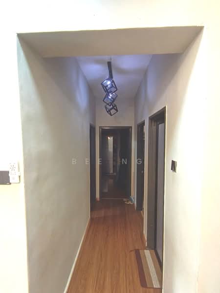 Pangsapuri untuk Dijual di Sri Kenari Apartment - Bee Ng - Corridor - PropertyGuru.com.my