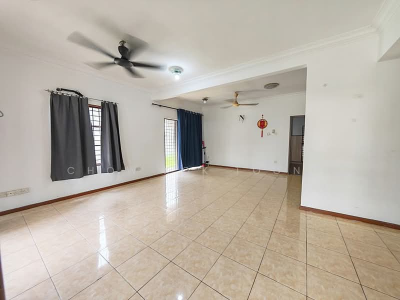 Semi-Detached House for Rent in Seri Kembangan (Selangor) - Chow Kok Toong - Living Room - PropertyGuru.com.my