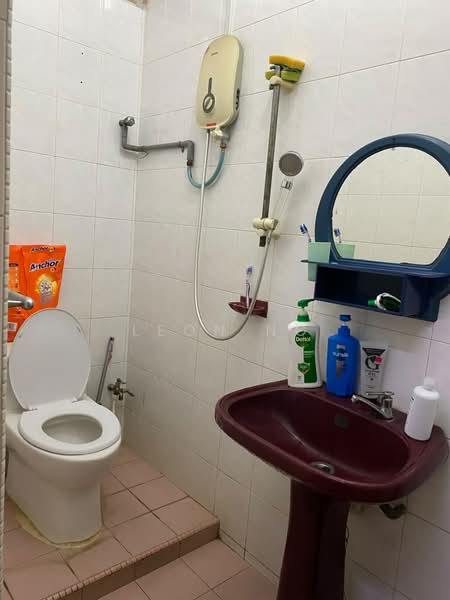 2-storey Terraced House for Rent in Taman Tasek (Johor Bahru) - Leon Ng - Bathroom - PropertyGuru.com.my