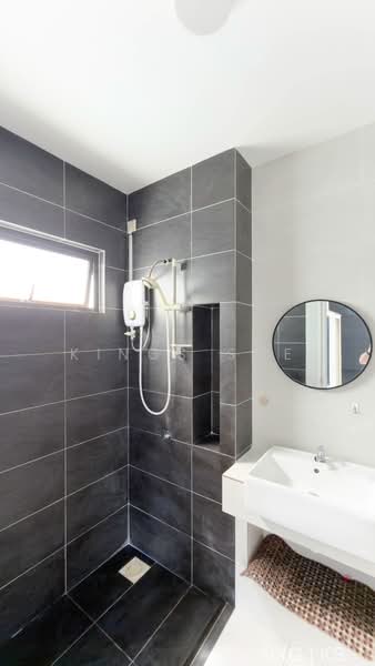 2-storey Terraced House for Rent in Puncak Alam (Selangor) - Kings Soe - Bathroom - PropertyGuru.com.my
