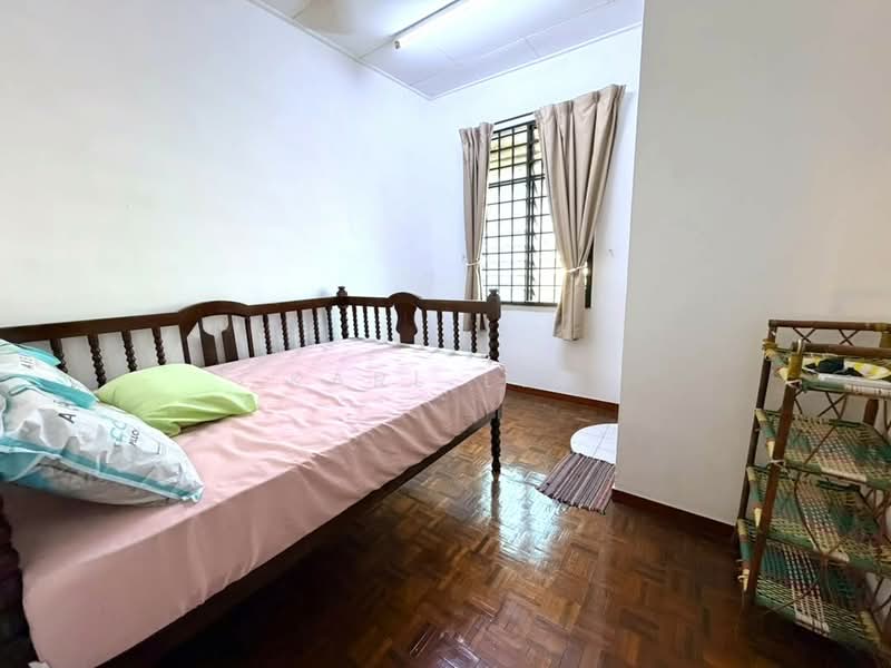 2-storey Terraced House for Sale in Taman Megah Ria (Masai) - Karl Lim - Bedroom - PropertyGuru.com.my