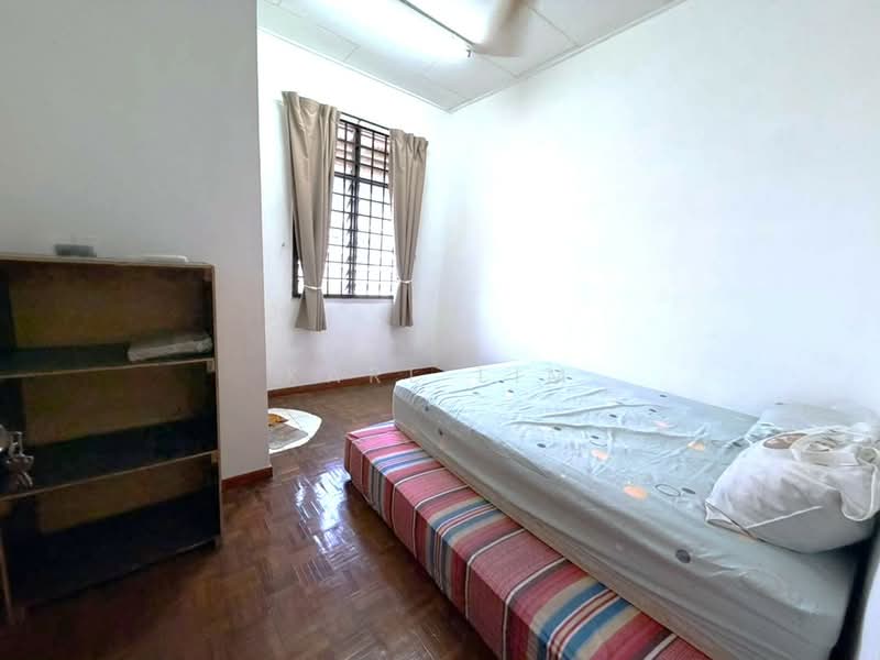 2-storey Terraced House for Sale in Taman Megah Ria (Masai) - Karl Lim - Bedroom - PropertyGuru.com.my