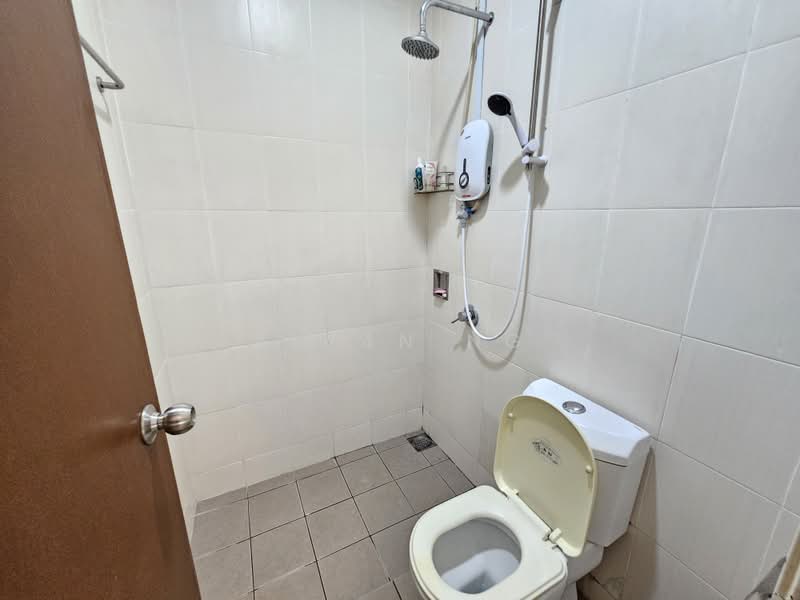 Semi-Detached House for Sale in Batu 9 (Cheras) - Aivan Ng - Bathroom - PropertyGuru.com.my