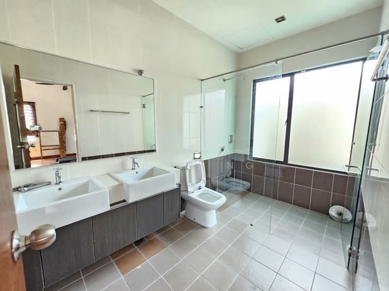 Semi-Detached House for Sale in Batu 9 (Cheras) - Aivan Ng - Bathroom - PropertyGuru.com.my