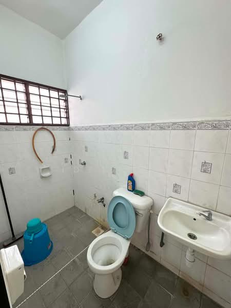 Rumah Teres 2-Tingkat untuk Dijual di Bandar Putra (Kulai) - Iden Tan - Bathroom - PropertyGuru.com.my