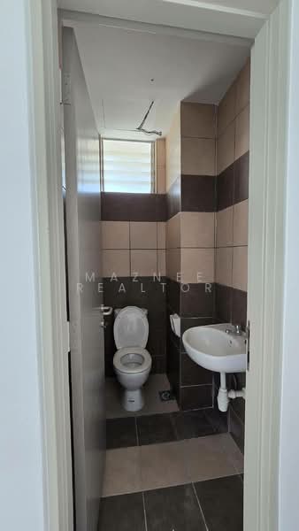 Office for Rent in Putrajaya (Putrajaya) - Maznee Realtor - Bathroom - PropertyGuru.com.my