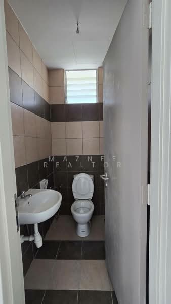 Office for Rent in Putrajaya (Putrajaya) - Maznee Realtor - Bathroom - PropertyGuru.com.my