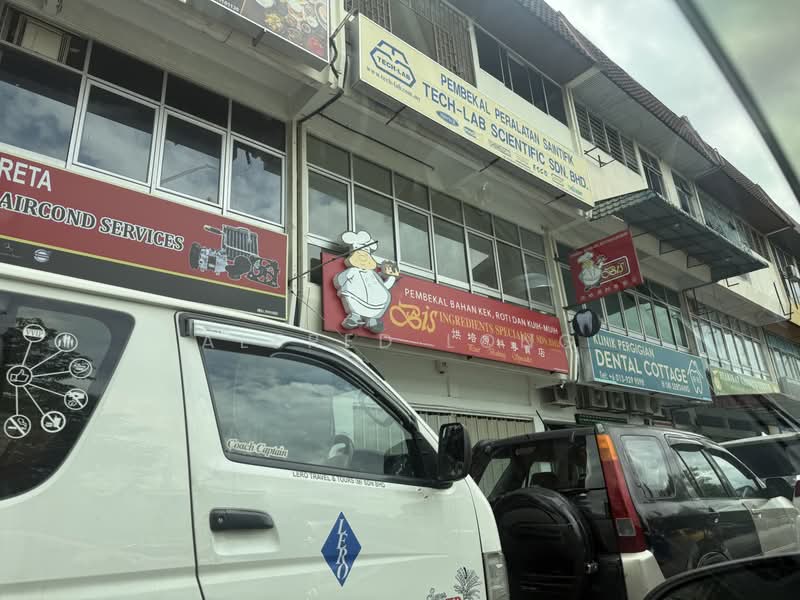 Office for Rent in Taman Sri Serdang (Seri Kembangan) - Alfred Long - PropertyGuru.com.my