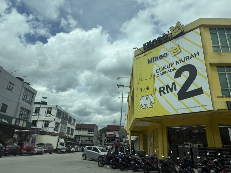 Office for Rent in Taman Sri Serdang (Seri Kembangan) - Alfred Long - Exterior - PropertyGuru.com.my