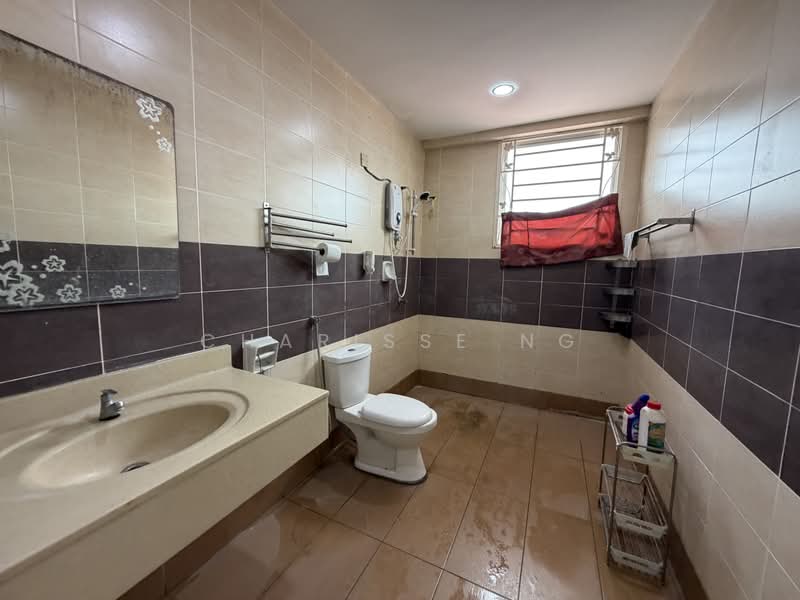 Terraced House for Sale in Sungai Long (Bandar Sungai Long) - Charisse Ng - Bathroom - PropertyGuru.com.my
