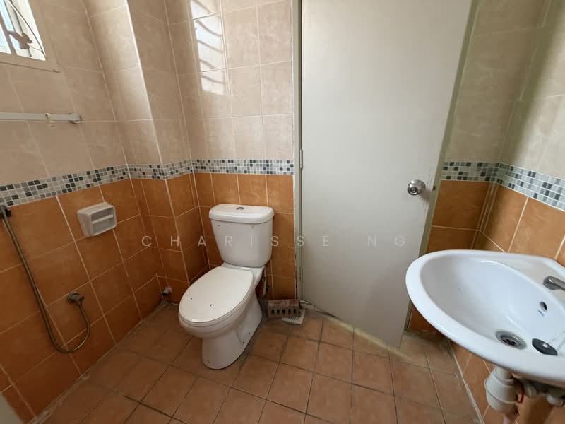 Terraced House for Sale in Sungai Long (Bandar Sungai Long) - Charisse Ng - Bathroom - PropertyGuru.com.my