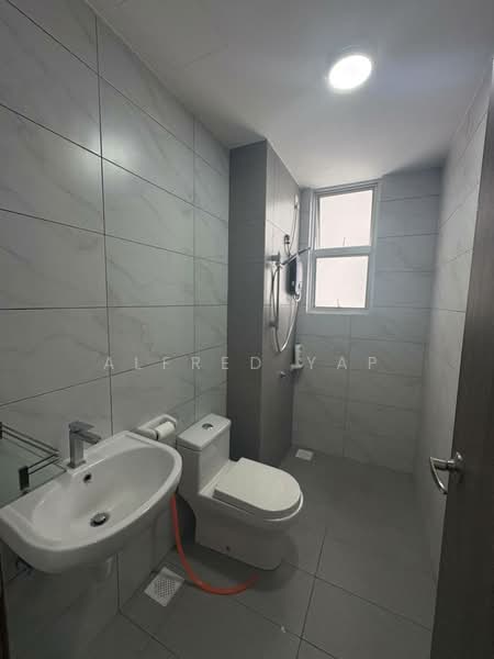 Service Residence for Sale at SKS Habitat - Alfred Yap - Bathroom - PropertyGuru.com.my