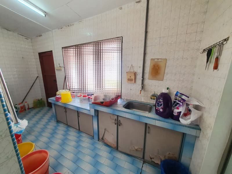 Rumah Teres 1 Tingkat untuk Dijual di Taman Ungku Tun Aminah (Skudai) - Wilson Ku - Kitchen - PropertyGuru.com.my