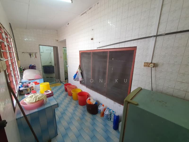 Rumah Teres 1 Tingkat untuk Dijual di Taman Ungku Tun Aminah (Skudai) - Wilson Ku - Kitchen - PropertyGuru.com.my
