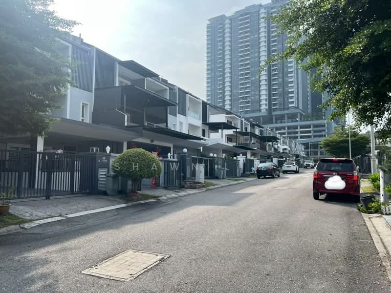 Rumah Teres 3-Tingkat untuk Dijual di Taman Taming Indah 2 (Bandar Sungai Long) - Shawn Lim - Exterior - PropertyGuru.com.my