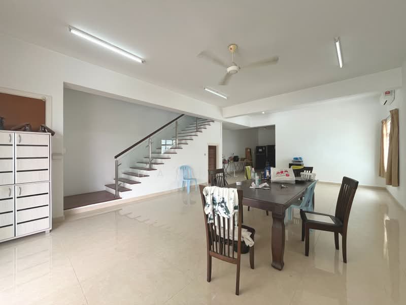 Rumah Teres 3-Tingkat untuk Dijual di Taman Taming Indah 2 (Bandar Sungai Long) - Shawn Lim - Interior - PropertyGuru.com.my
